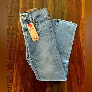NWT Levi skinny jeans size 28/size 6